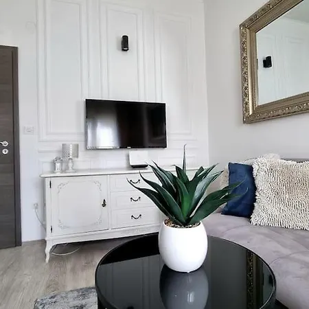 Adora Appartement *