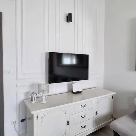 Adora Appartement *